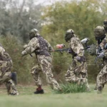 Paintball team in attak (v)