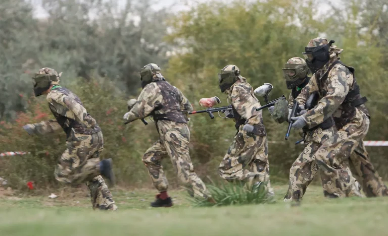 Paintball-Team in Attak (v)